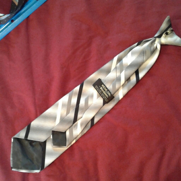 Clip tie - Picture 2 of 2